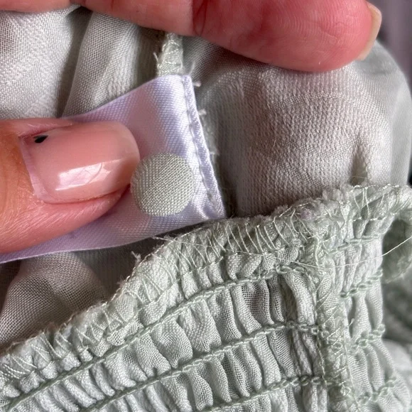 Lulu's Soft Mint Green Sheer Floral Blouse  size Large - Picture 7 of 7